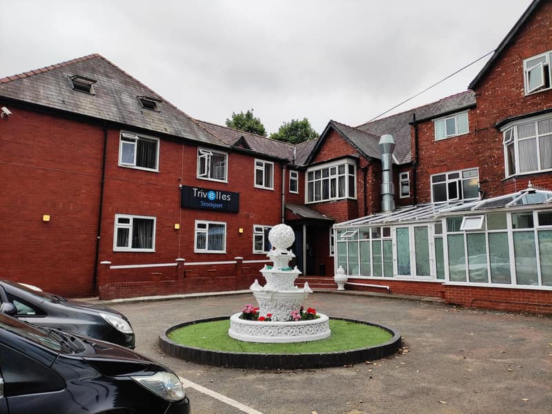 Trivelles Mayfair,stockport — building
