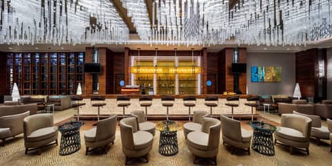 Doubletree By Hilton Istanbul Topkapi — lounge