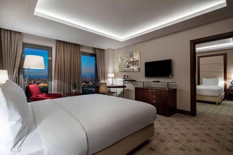 Doubletree By Hilton Istanbul Topkapi — hotel room