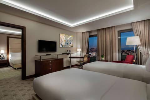 Doubletree By Hilton Istanbul Topkapi — hotel room