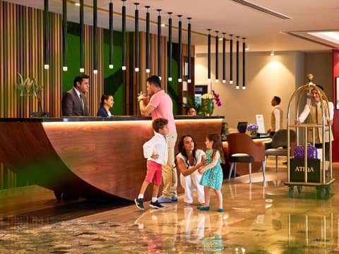 Mercure Hotel Apartments Dubai Barsha Heights — hotel reception