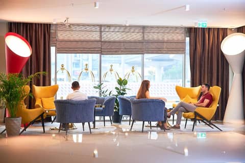 Mercure Hotel Apartments Dubai Barsha Heights — hotel reception