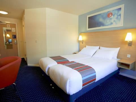 Travelodge Manchester Ancoats Hotel — photo 2