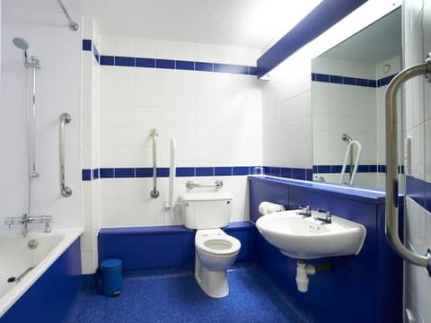 Travelodge Manchester Ancoats Hotel — photo 8