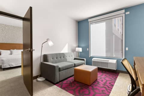 Home2 Suites By Hilton Phoenix Downtown — hotel room