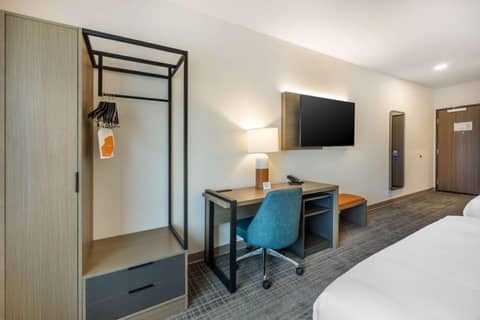 Comfort Inn & Suites Nashville Bellevue — photo 2