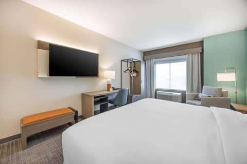 Comfort Inn & Suites Nashville Bellevue — photo 8