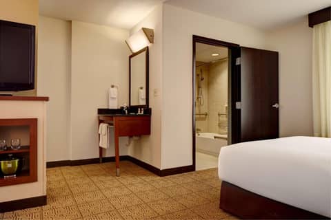 Hyatt Place Sarasota/Lakewood Ranch — hotel room