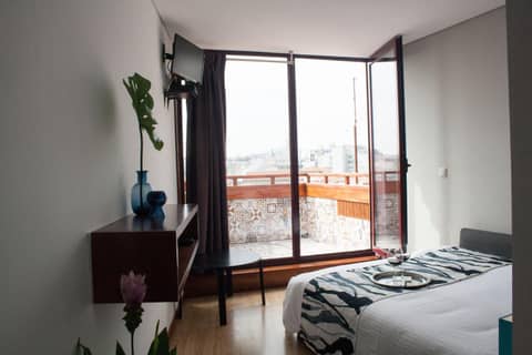 Nations Porto - Studios & Suites — hotel room