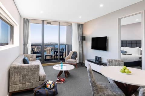 Meriton Suites North Sydney — photo 8