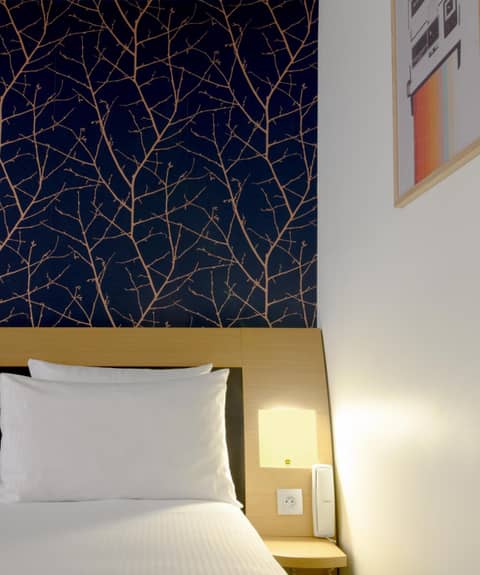 Novotel Paris Les Halles — hotel room
