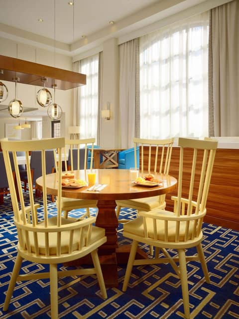 Sonesta ES Suites Houston Galleria — dining