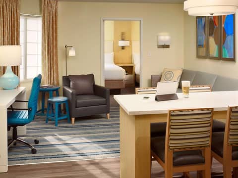 Sonesta ES Suites Houston Galleria — hotel room