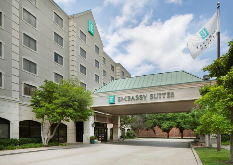Embassy Suites by Hilton Dallas Near the Galleria — building