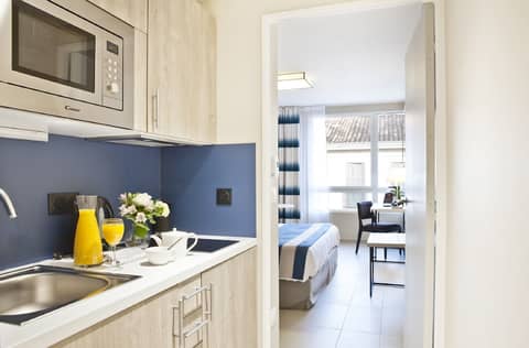 Residhome Marseille — kitchen