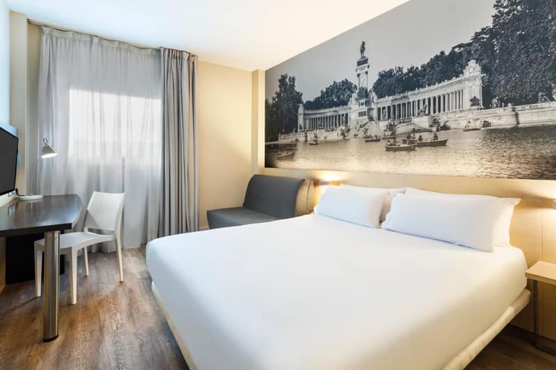 B&B HOTEL Madrid Aeropuerto T1 T2 T3 — hotel room