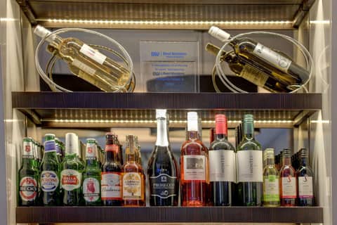 Spark by Hilton London Chiswick — bar