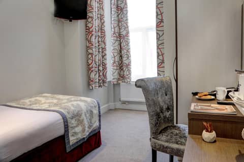 Spark by Hilton London Chiswick — hotel room