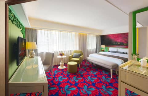 Hotel Beverly Plaza — hotel room