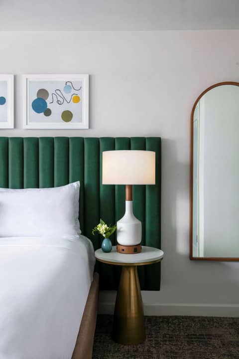 The Royal Sonesta Chicago Downtown — hotel room