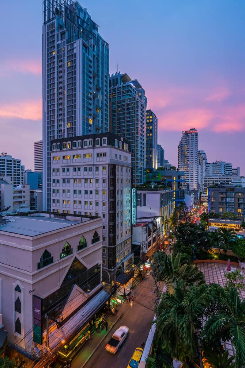 La Petite Salil Sukhumvit 11 — building
