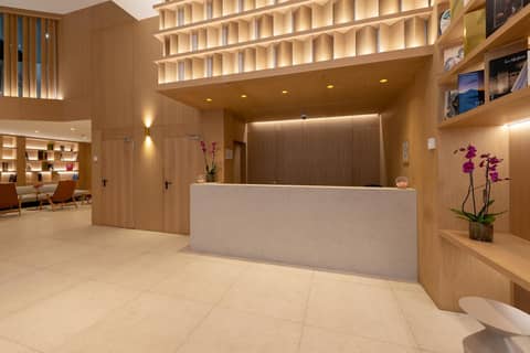 Apartamentos Recoletos — recepcion & lobby