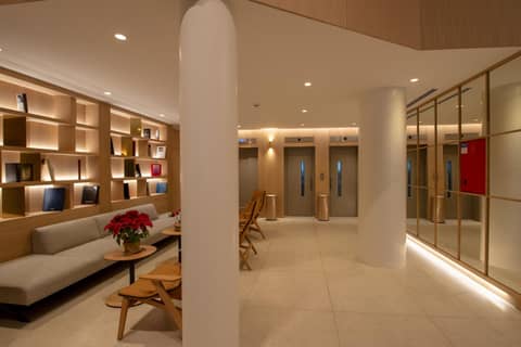 Apartamentos Recoletos — recepcion & lobby