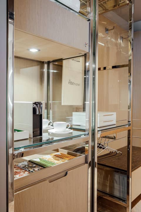 ette luxury hotel & spa - Near Disney Theme Parks — kitchen