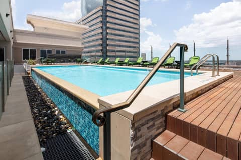 Blossom Hotel Houston, Curio Collection by Hilton — recepcion & lobby