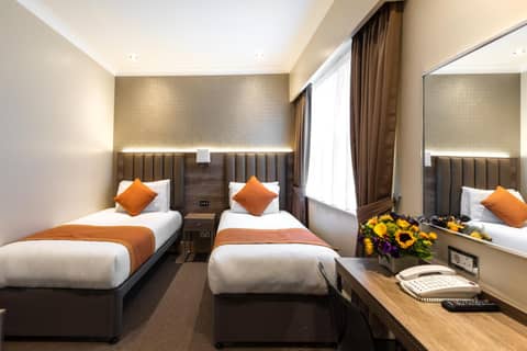 Sidney Hotel London-Victoria — hotel room