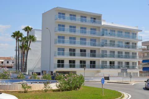Hotel Sant Jordi — building