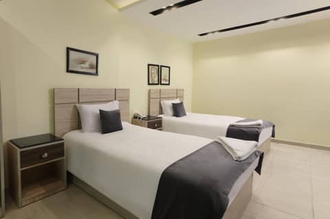 Brothers Pyramids View — bedroom