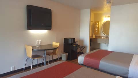 Motel 6-Columbus, OH - OSU — photo 8