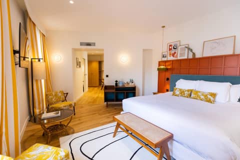 Maison Durante — hotel room