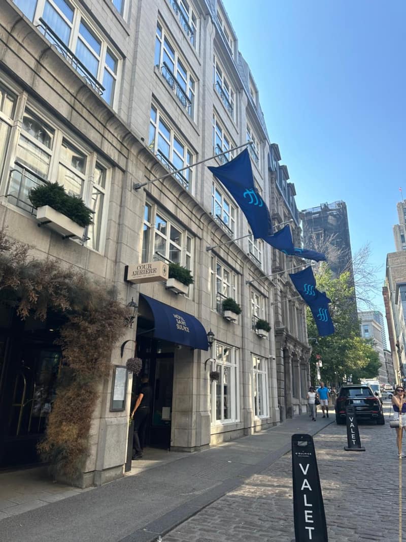 Hôtel Saint-Sulpice — building