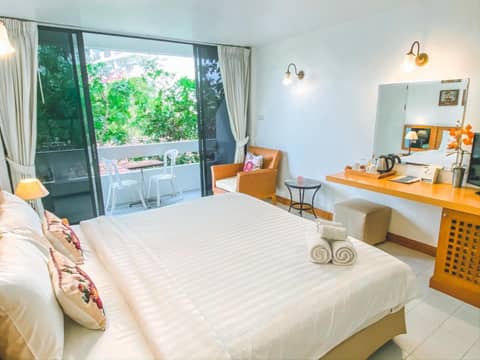 Nern Chalet Beachfront Hotel — photo 6