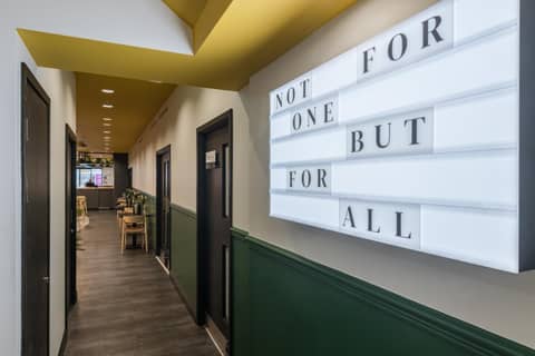 The Wesley Euston — hotel reception