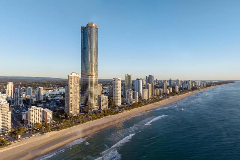 Meriton Suites Surfers Paradise — building
