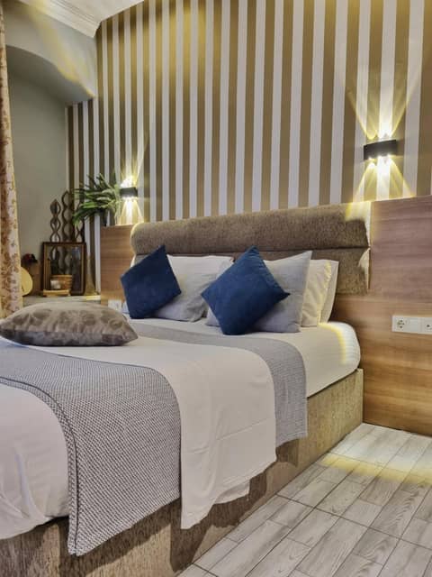 Mayata Gallery — hotel room