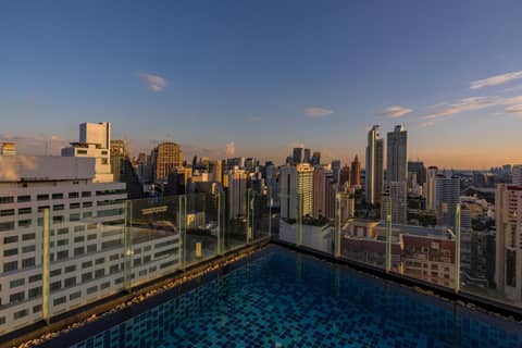 Montraj Continent Sukhumvit Bangkok — roof