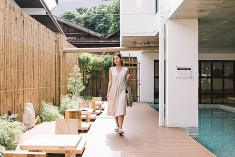 Glory Wabi Sabi Hotel 清迈古城荣耀侘寂酒店 — human