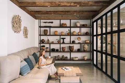 Glory Wabi Sabi Hotel 清迈古城荣耀侘寂酒店 — human
