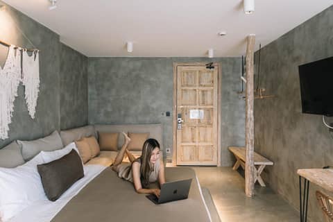 Glory Wabi Sabi Hotel 清迈古城荣耀侘寂酒店 — hotel room
