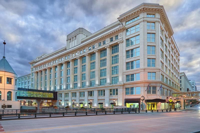 Residence Inn Milwaukee Downtown — building