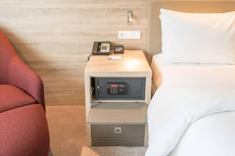 Hampton By Hilton Frankfurt City Centre East — photo 2