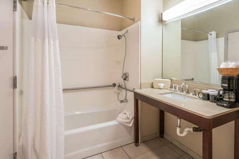 Comfort Inn & Suites Seattle North — photo 9