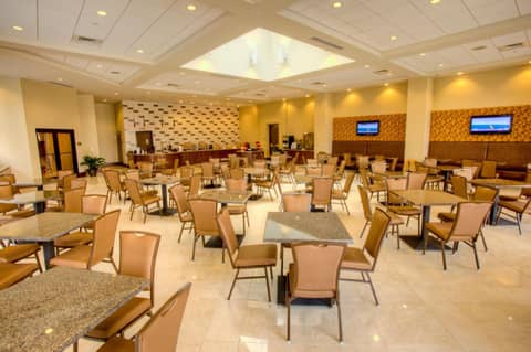 Ramada Plaza by Wyndham Orlando Resort & Suites Intl Drive - Newly Renovated! — photo 3