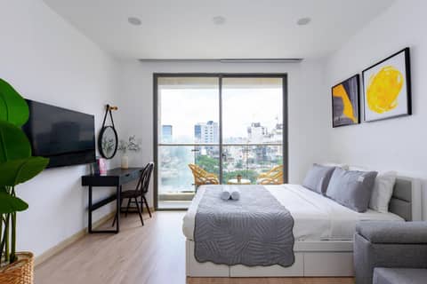 S Lux Apartment — photo 9