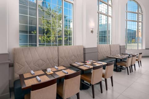 Hilton Garden Inn Charlotte Uptown — photo 8