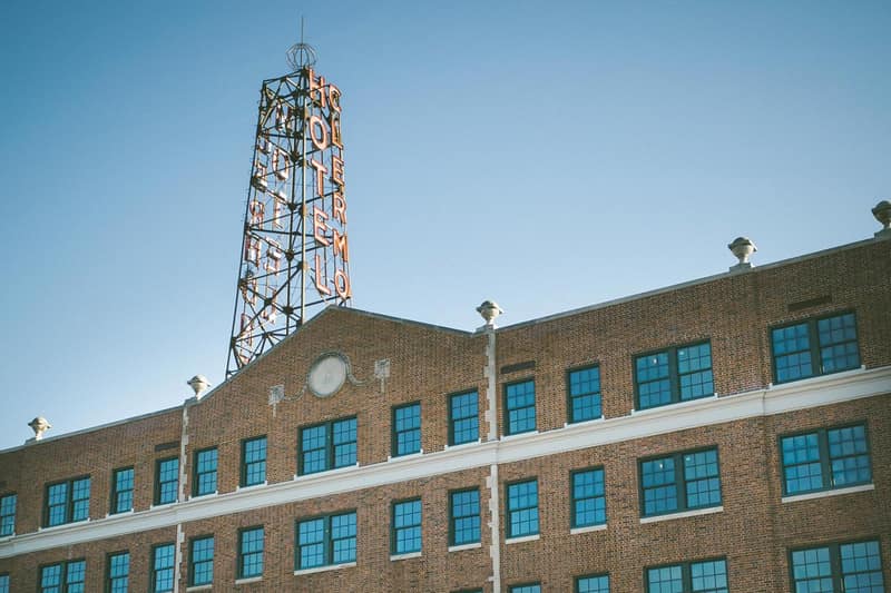 Hotel Clermont Atlanta, by Oliver — building